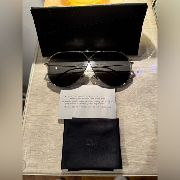 DIOR AVIATOR SUNGLASSES 🤍 - Picture 1 of 11